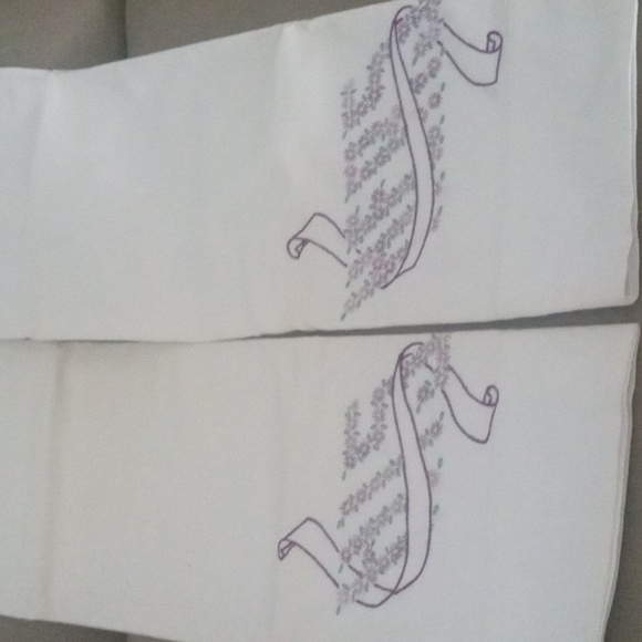 Set of 2 Vintage Penney's Penco White Cotton Pillow Case with Embroidery - Picture 3 of 11